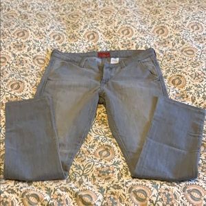 Gray Levi’s vintage skinny jeans
